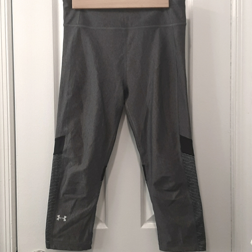 Under Armour Heat Gear sz Sm grey crops
